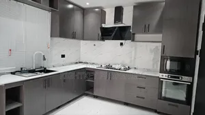 6bdrm House in Rightkey, Kumasi Metropolitan for sale