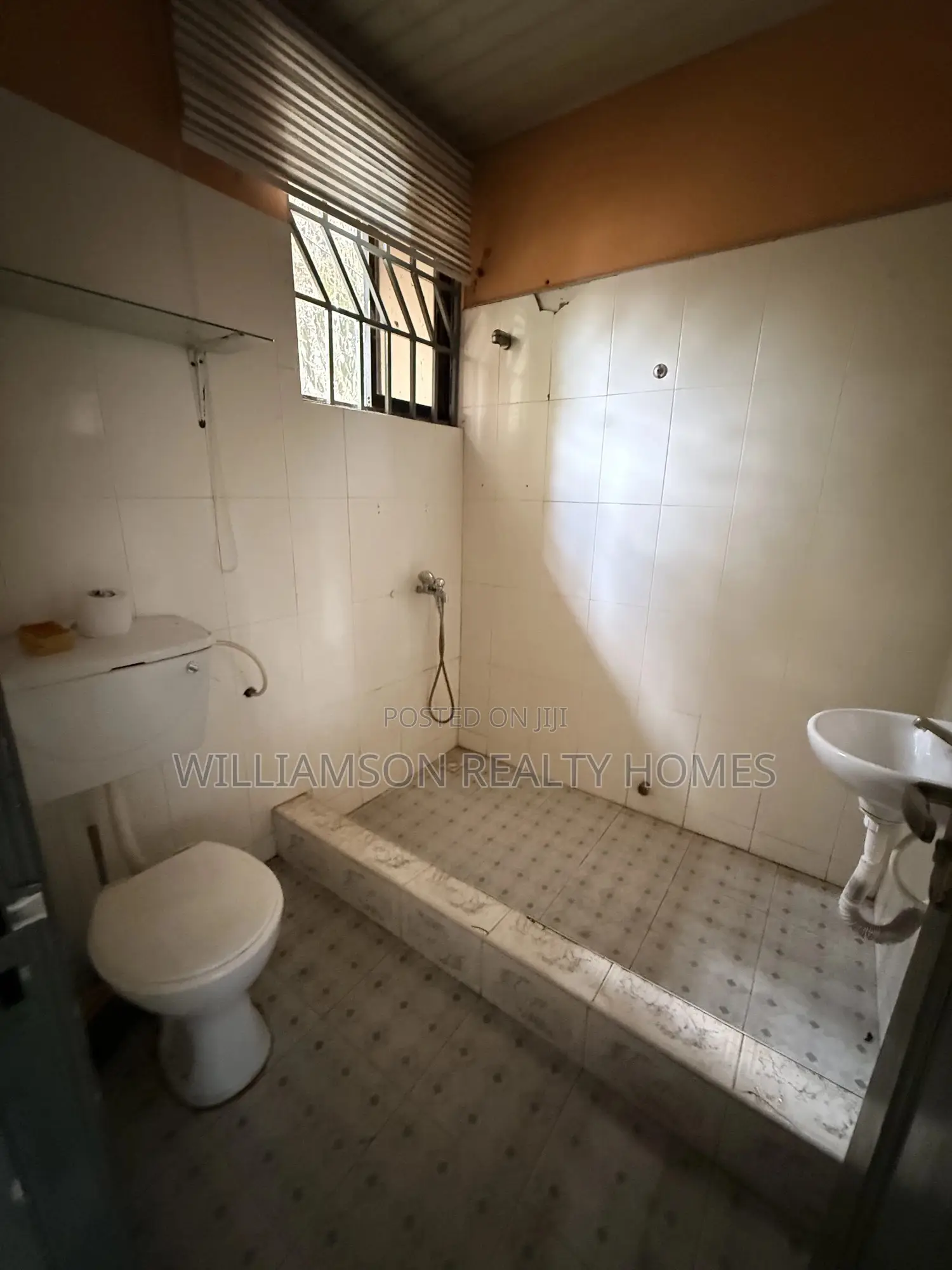 1bdrm Apartment in Community 18 Area, Spintex for rent
