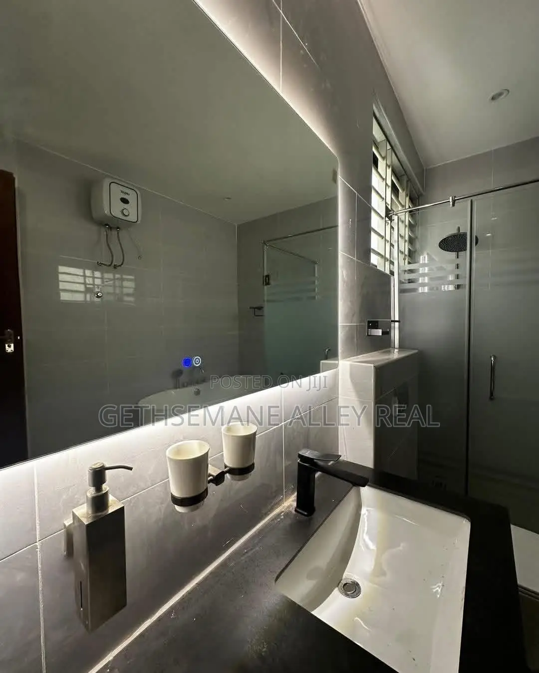 5bdrm Duplex in Gethsemeny Alley, West Hills Mall Area for sale