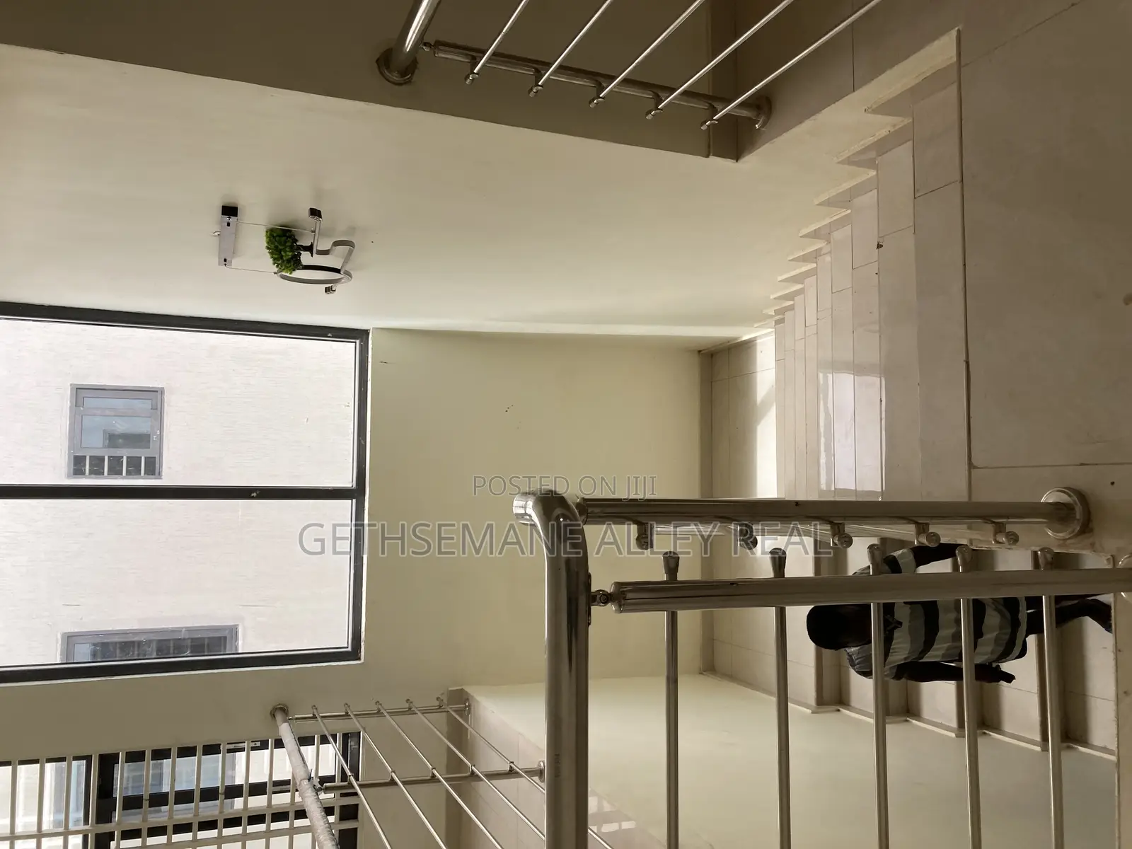 5bdrm Duplex in Gethsemeny Alley, West Hills Mall Area for sale