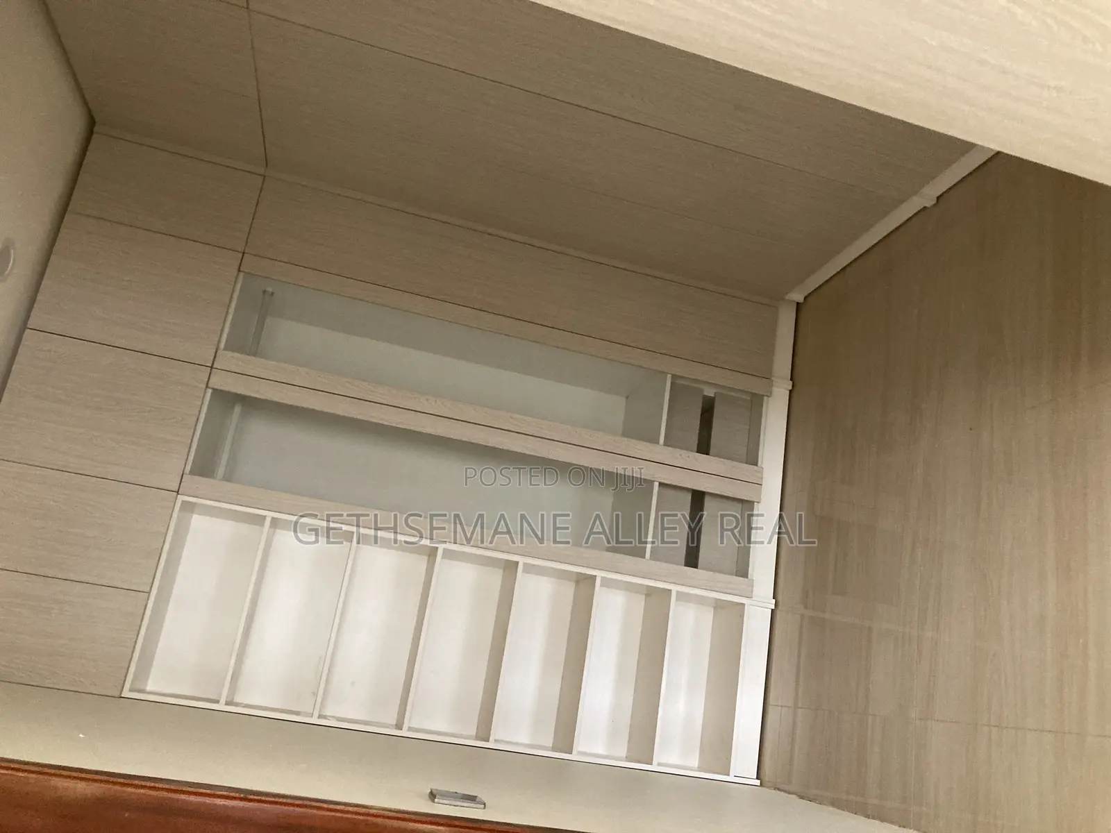 5bdrm Duplex in Gethsemeny Alley, West Hills Mall Area for sale