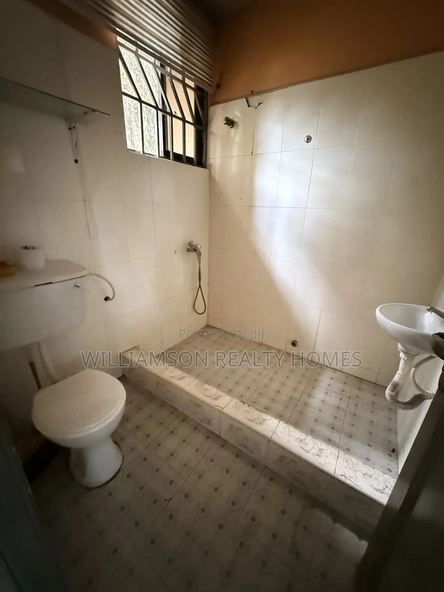 1bdrm Apartment in Community 18 Area, Spintex for rent