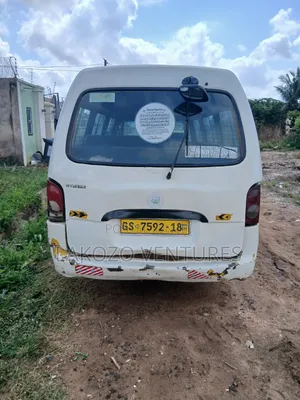 Hyundai H-100 2001 White