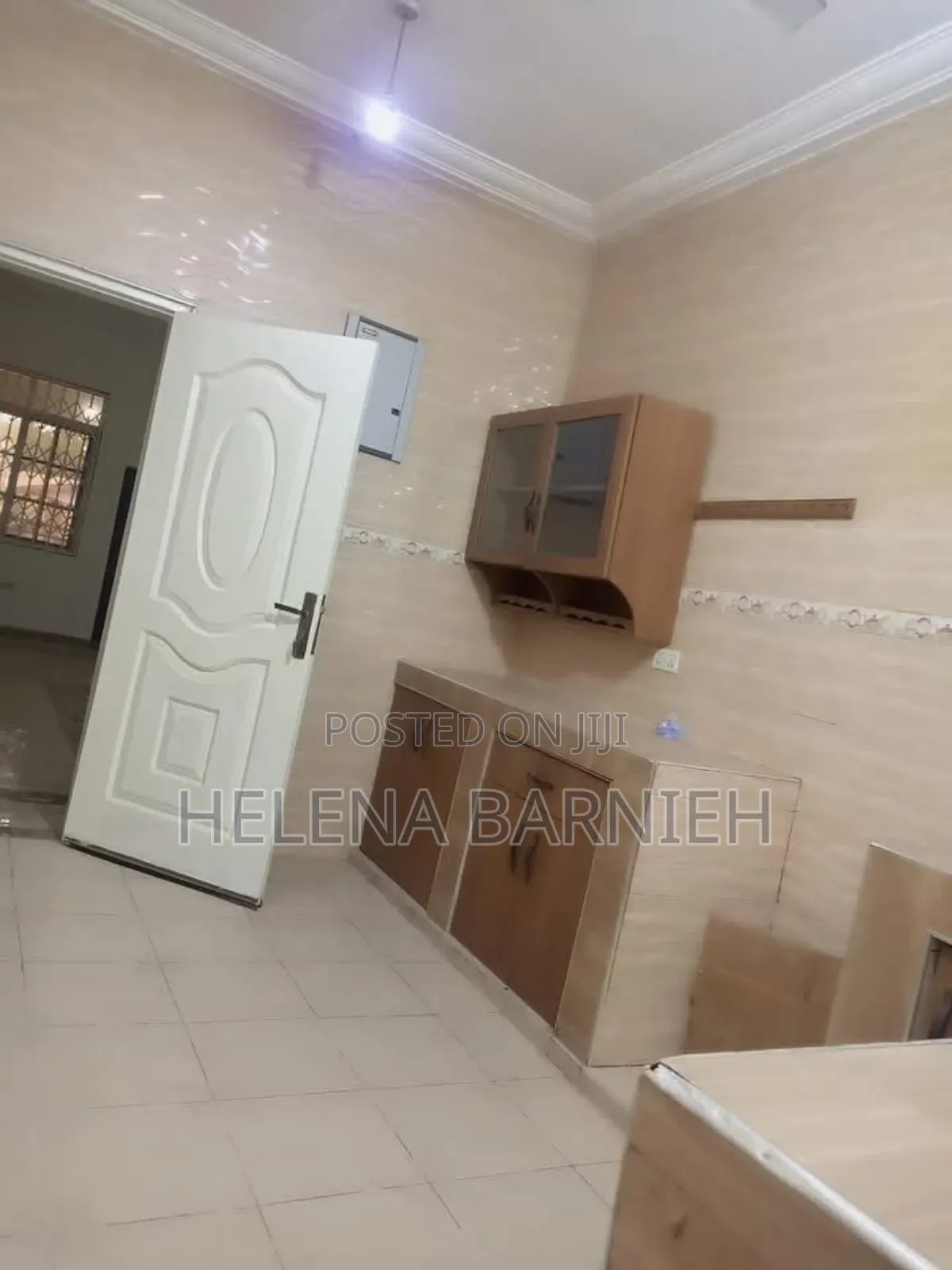 2bdrm Apartment in Helena Estate Agency, The Mall for rent