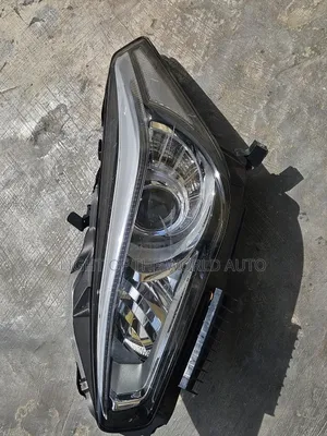 Ifiniti Q70 Headlight Driver Side