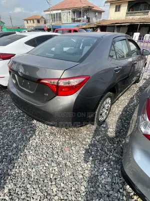 Toyota Corolla 2017 Brown