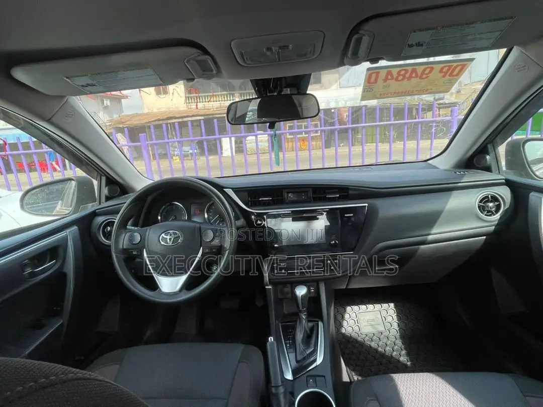 Toyota Corolla 2017 Brown