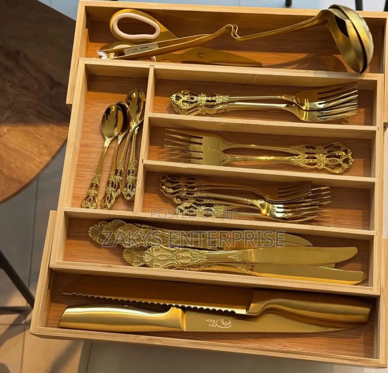 Expandable Bamboo Cutlery Organizer