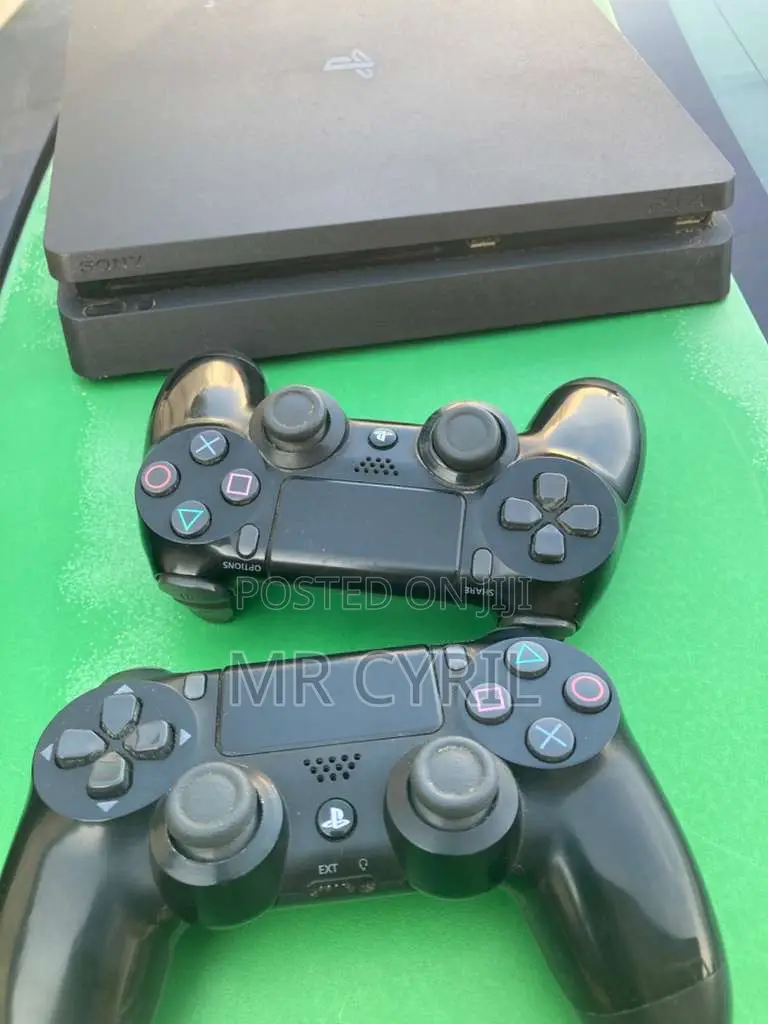 Ps4 500gb With Two Controllers and 5 Games