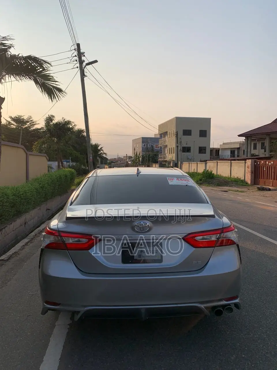 Toyota Camry SE FWD 2020 Silver