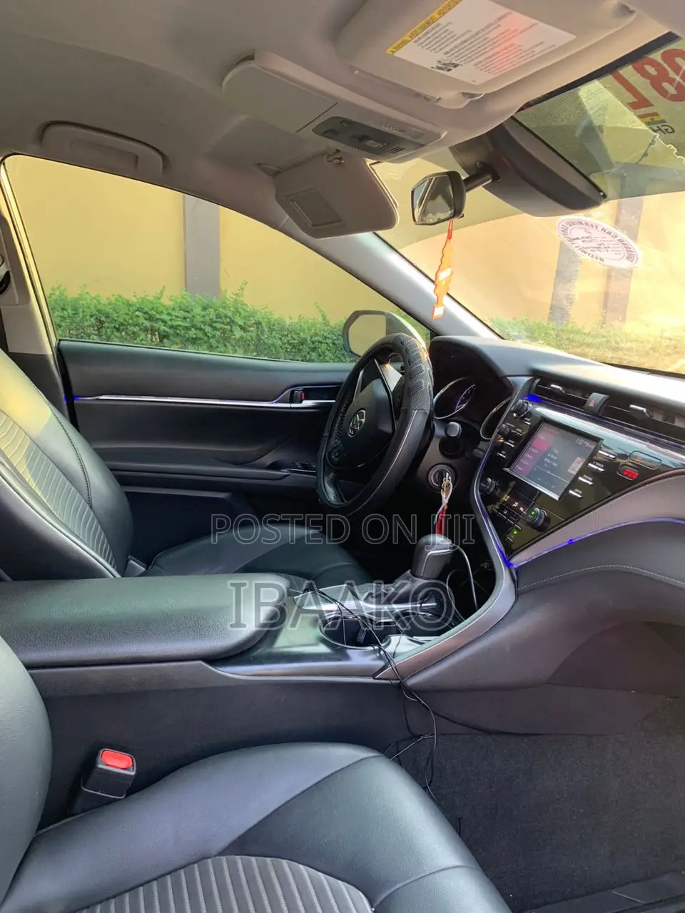 Toyota Camry SE FWD 2020 Silver