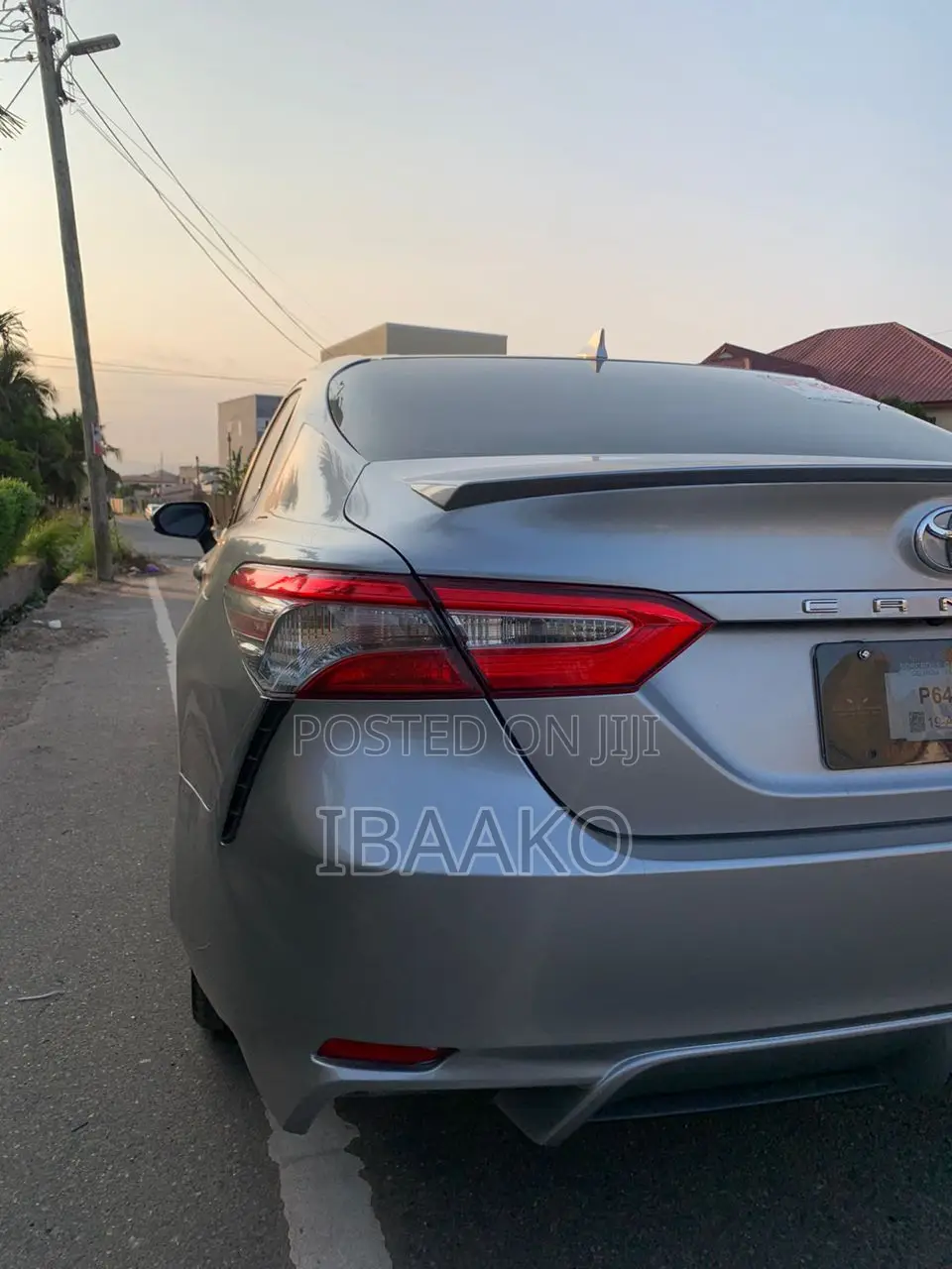 Toyota Camry SE FWD 2020 Silver