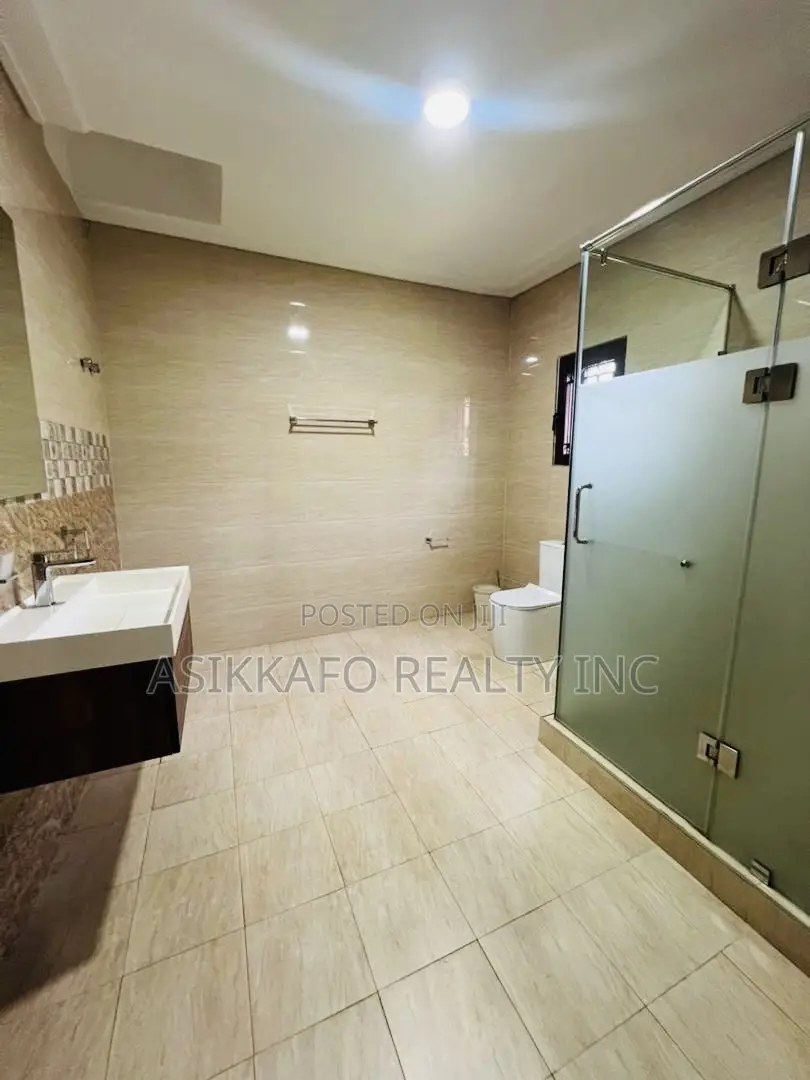 Furnished 4bdrm House in Bona Vista Estate, Sakumono for rent