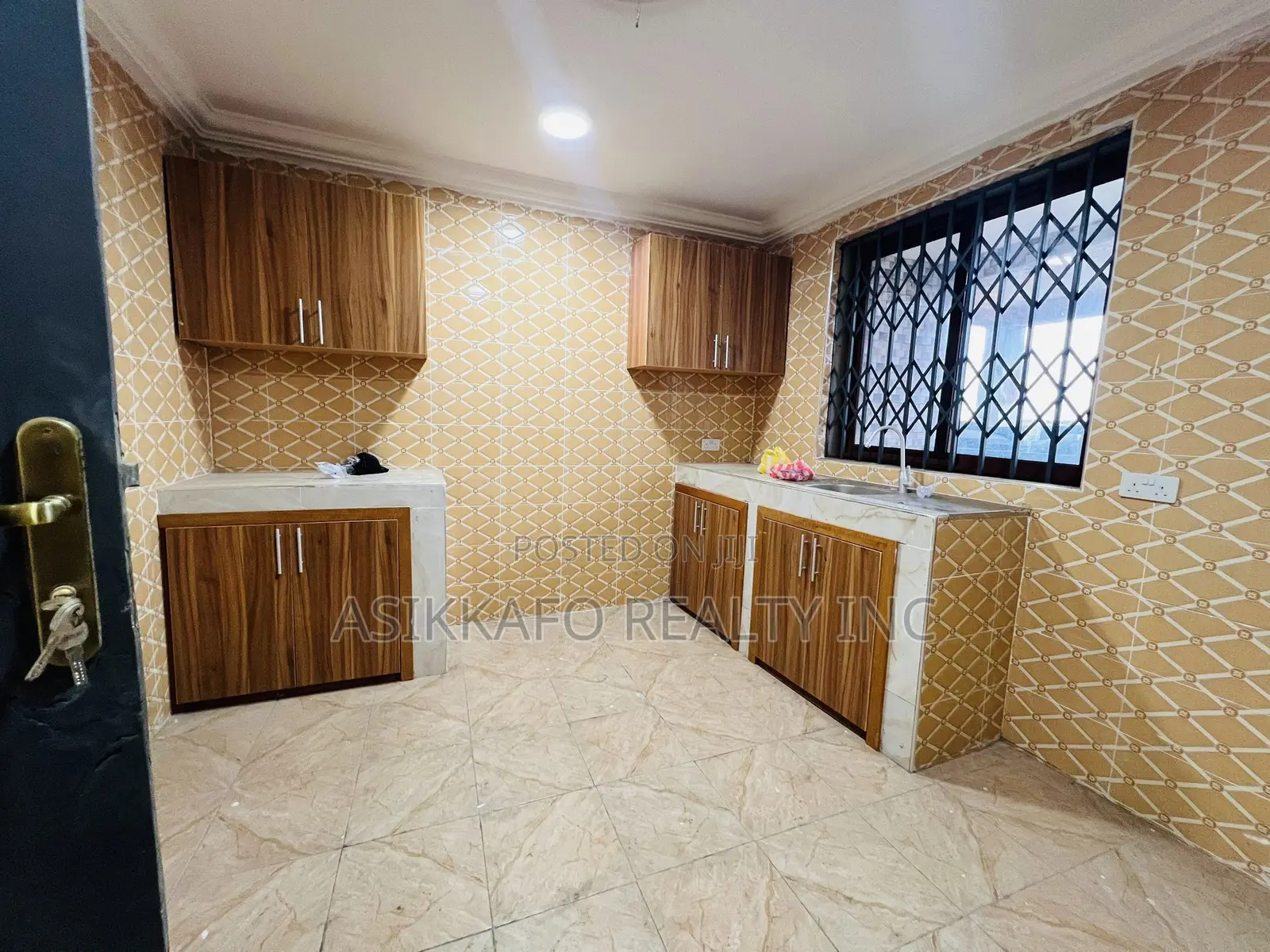 2bdrm Apartment in Emef Area, Lashibi for rent