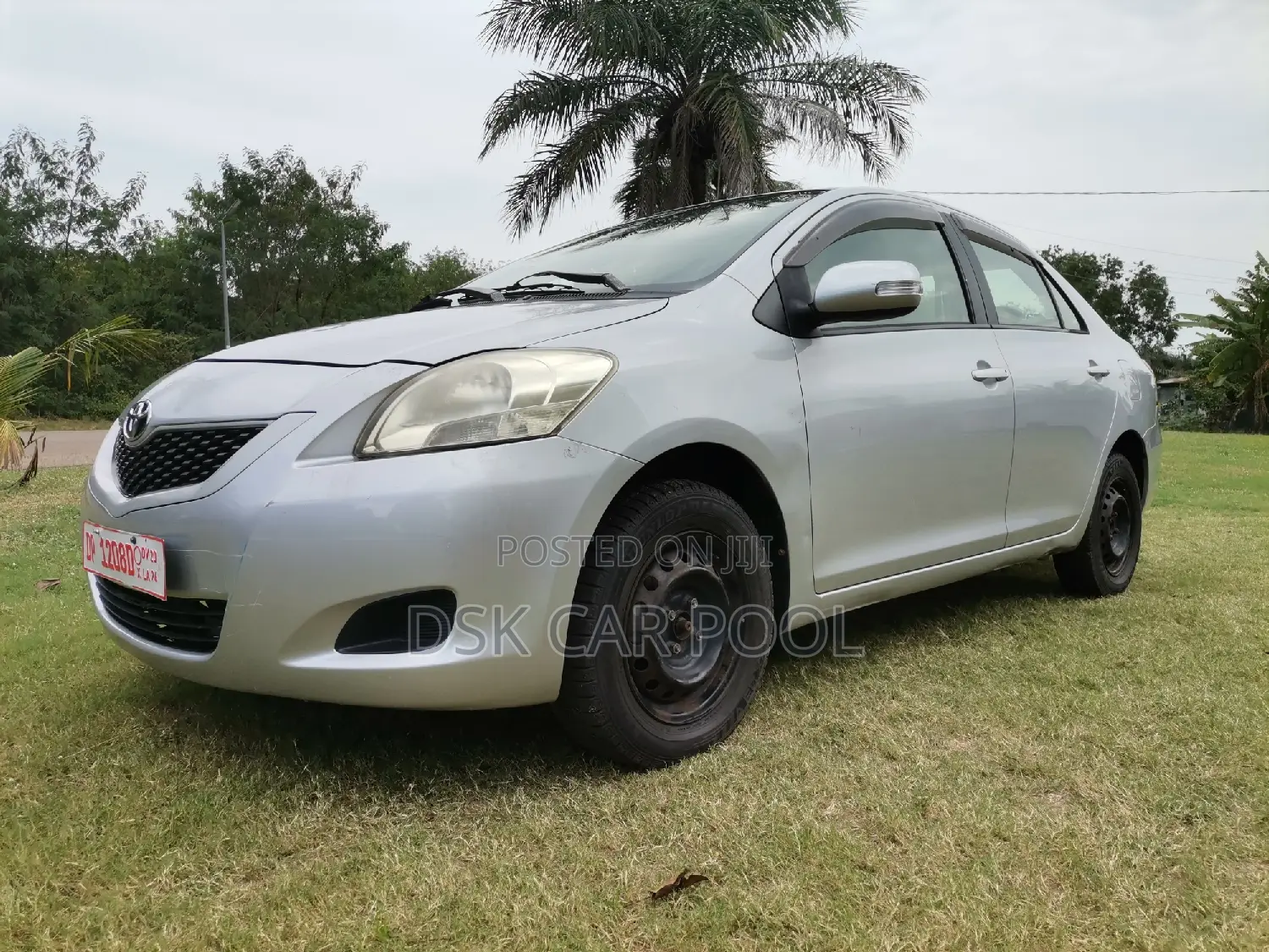 Toyota Belta 2010 Silver