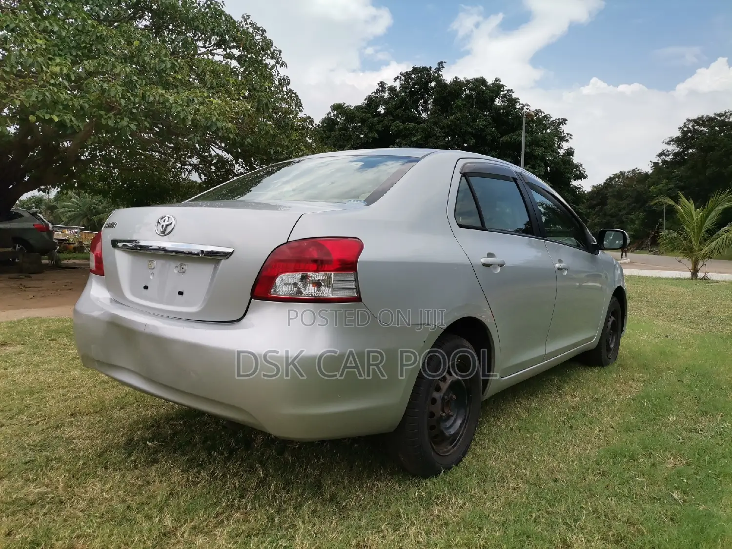 Toyota Belta 2010 Silver