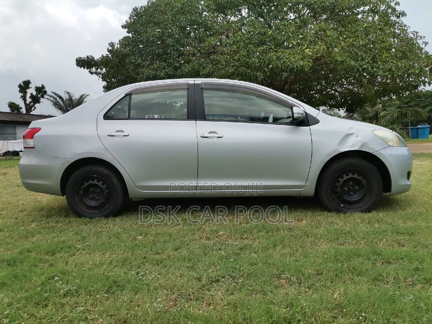 Toyota Belta 2010 Silver