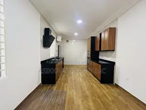 3bdrm House in Palace Mall Area, Spintex for rent