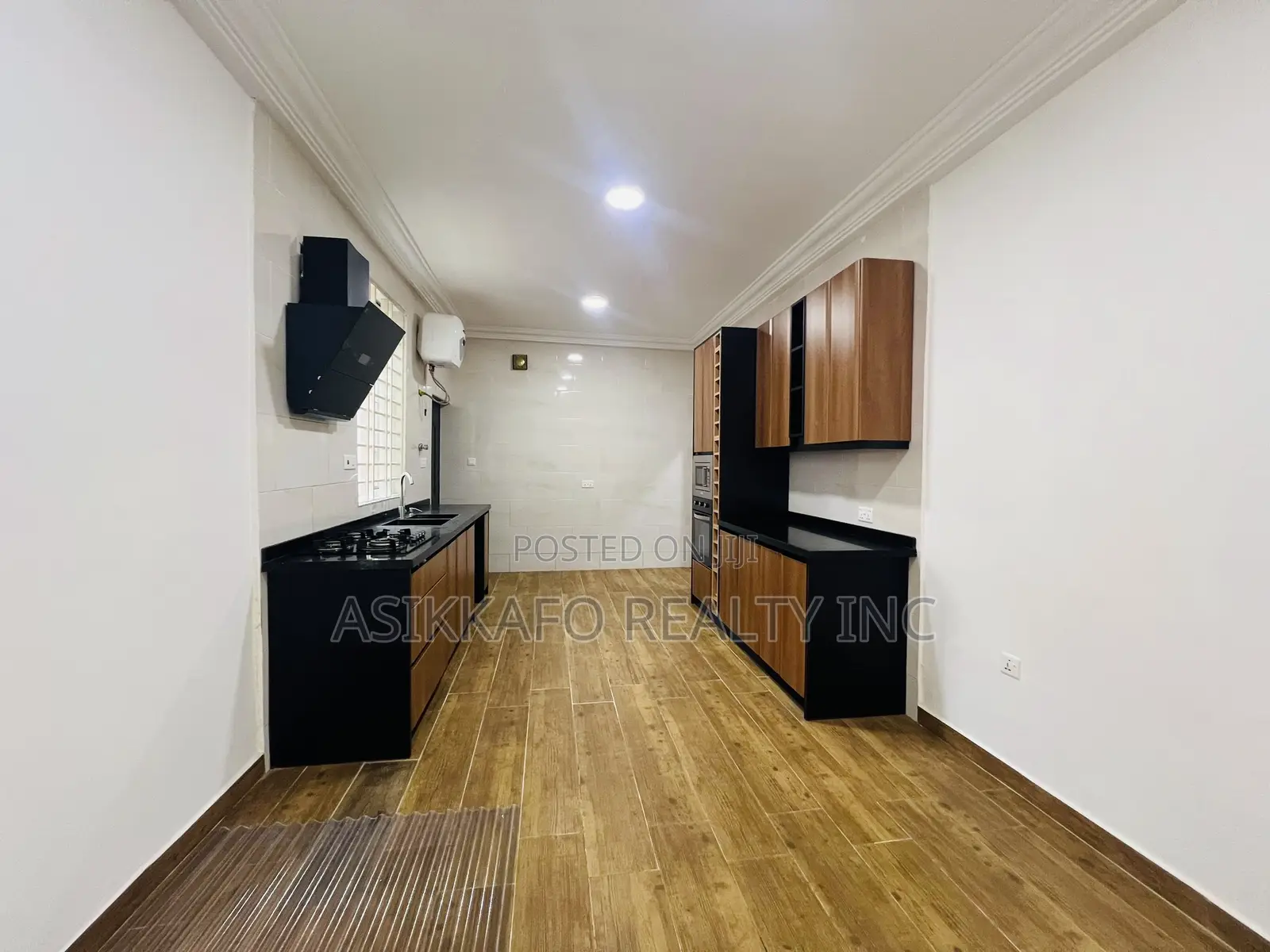 3bdrm House in Palace Mall Area, Spintex for rent