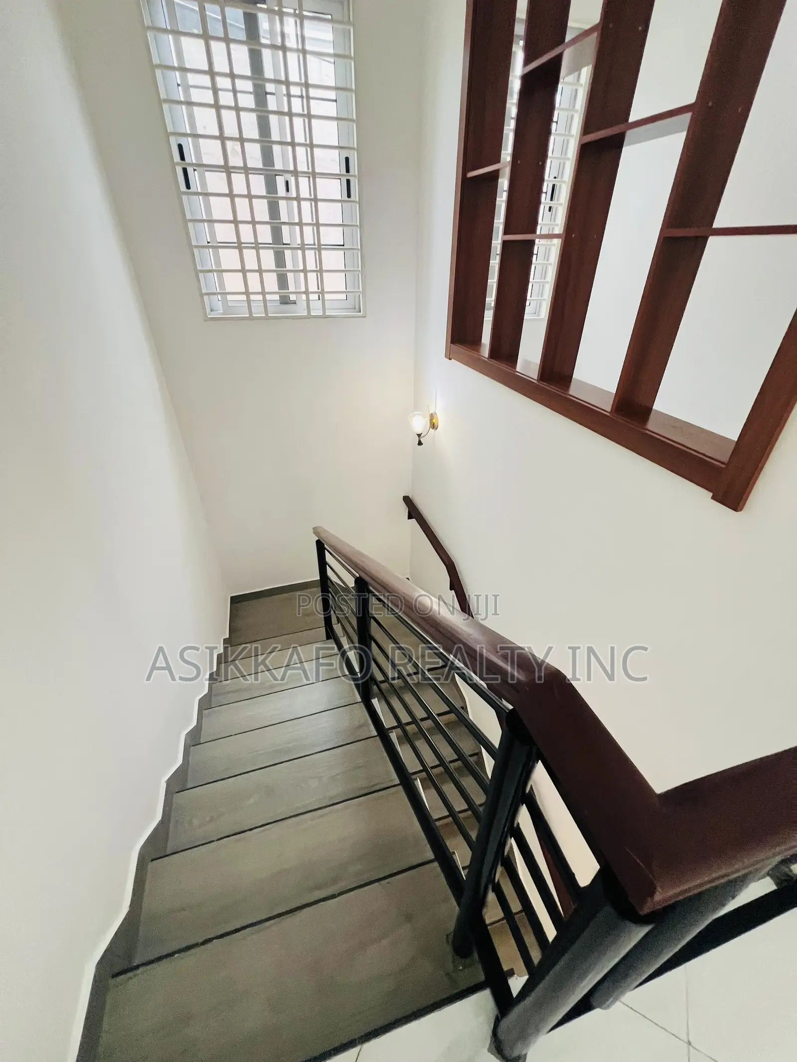 3bdrm House in Palace Mall Area, Spintex for rent
