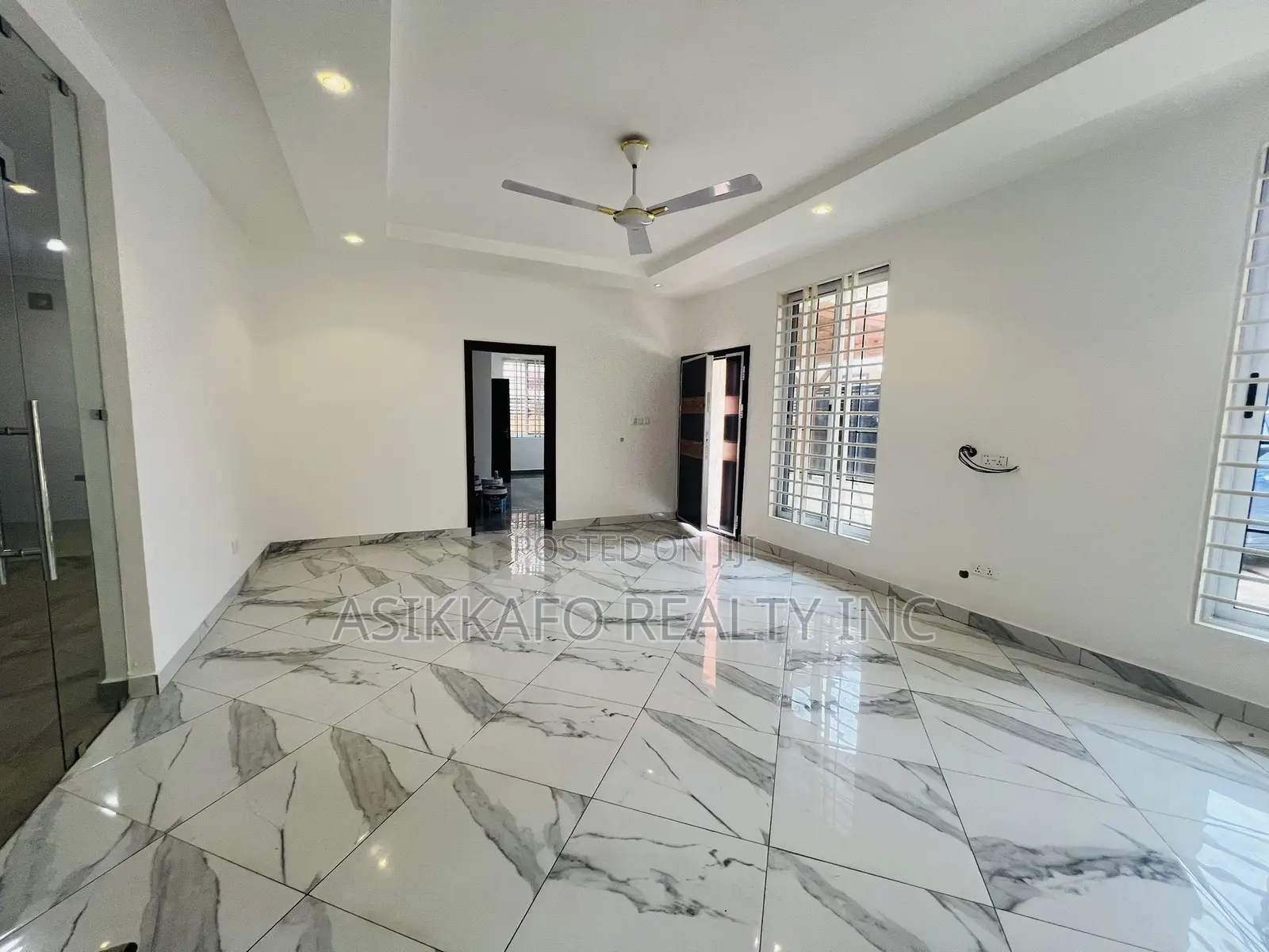 3bdrm House in Palace Mall Area, Spintex for rent