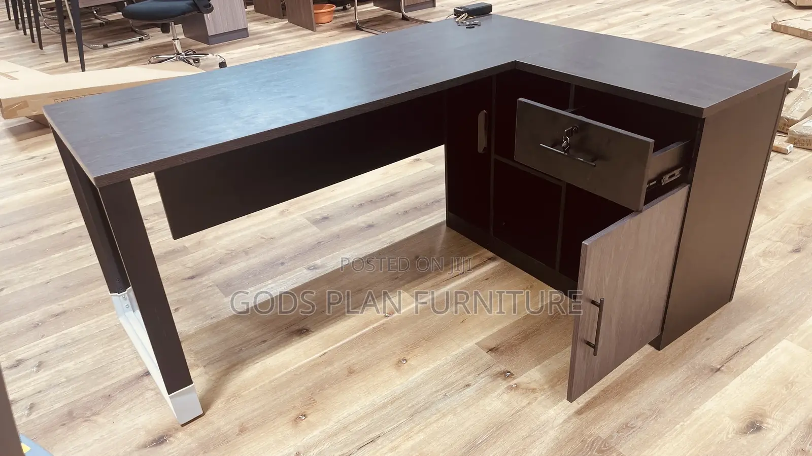 L - Shaped Office Table ( Kt -310)