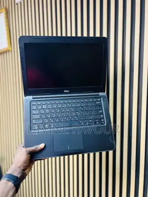 Laptop Dell Latitude 3310 4GB Intel Core i3 SSD 128GB