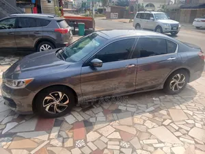 Honda Accord LX 4dr Sedan FWD (2.4L 4cyl 2A) 2017 Silver