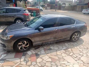 Honda Accord LX 4dr Sedan FWD (2.4L 4cyl 2A) 2017 Silver