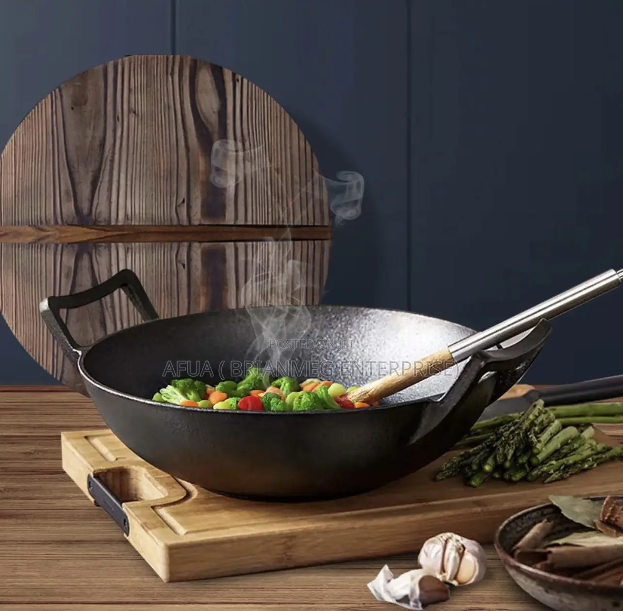 Cast Iron Wok Pan With Wooden Lid 36cm