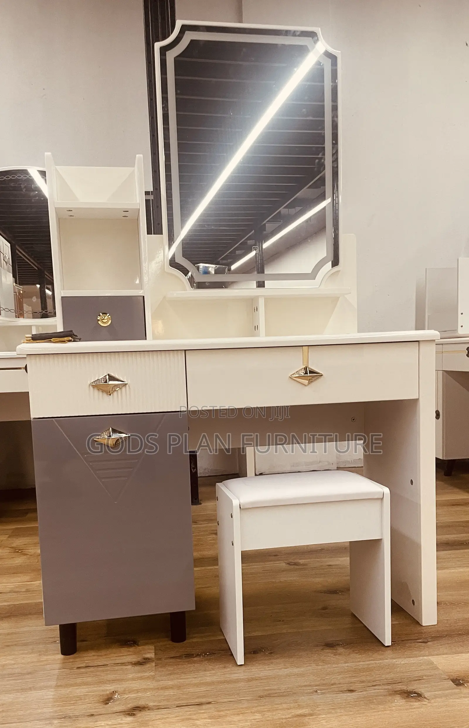Light Dressing Mirror