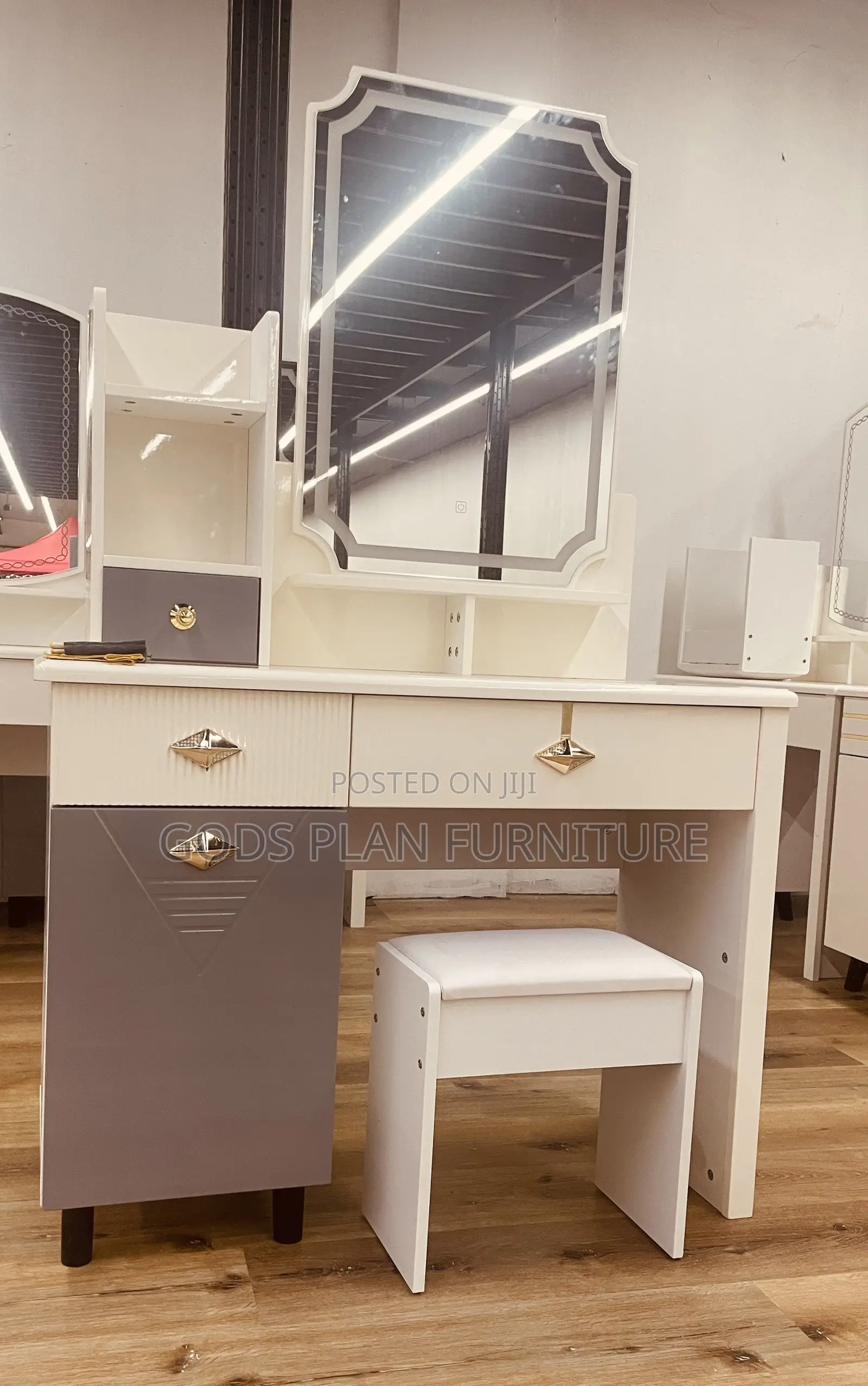 Light Dressing Mirror