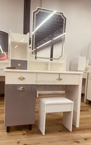 Light Dressing Mirror