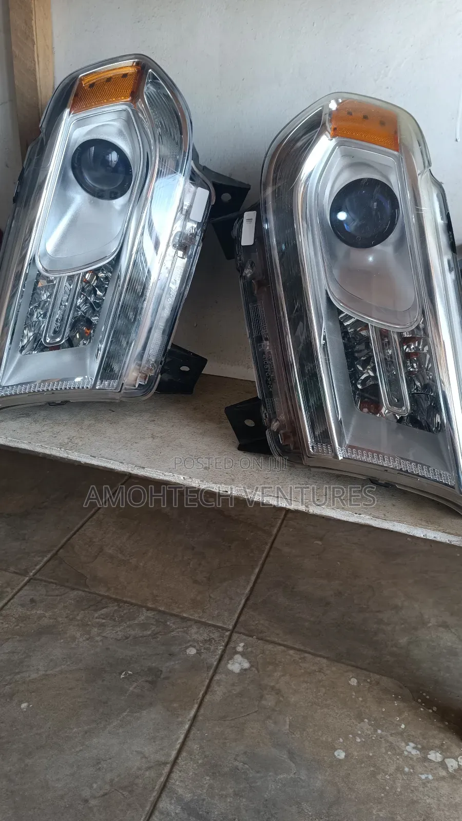 Dodge Durango Headlight