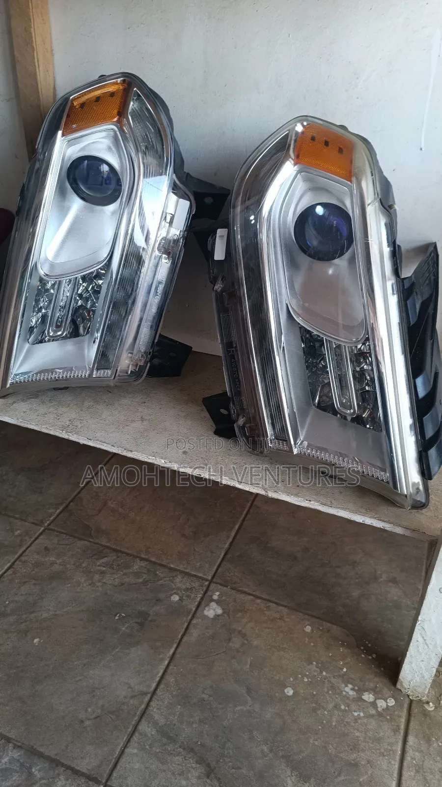 Dodge Durango Headlight