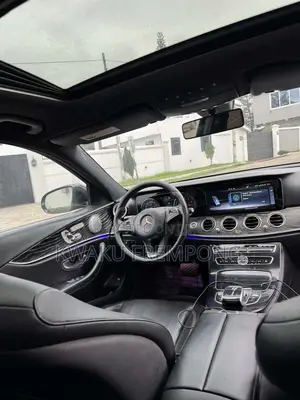 Mercedes-Benz E300 Base RWD Sedan (2.0L 4cyl 9A) 2017 Black