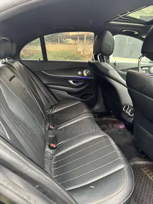 Mercedes-Benz E300 Base RWD Sedan (2.0L 4cyl 9A) 2017 Black