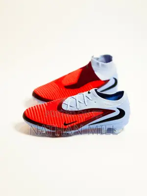 Nike Phantom Football Boots