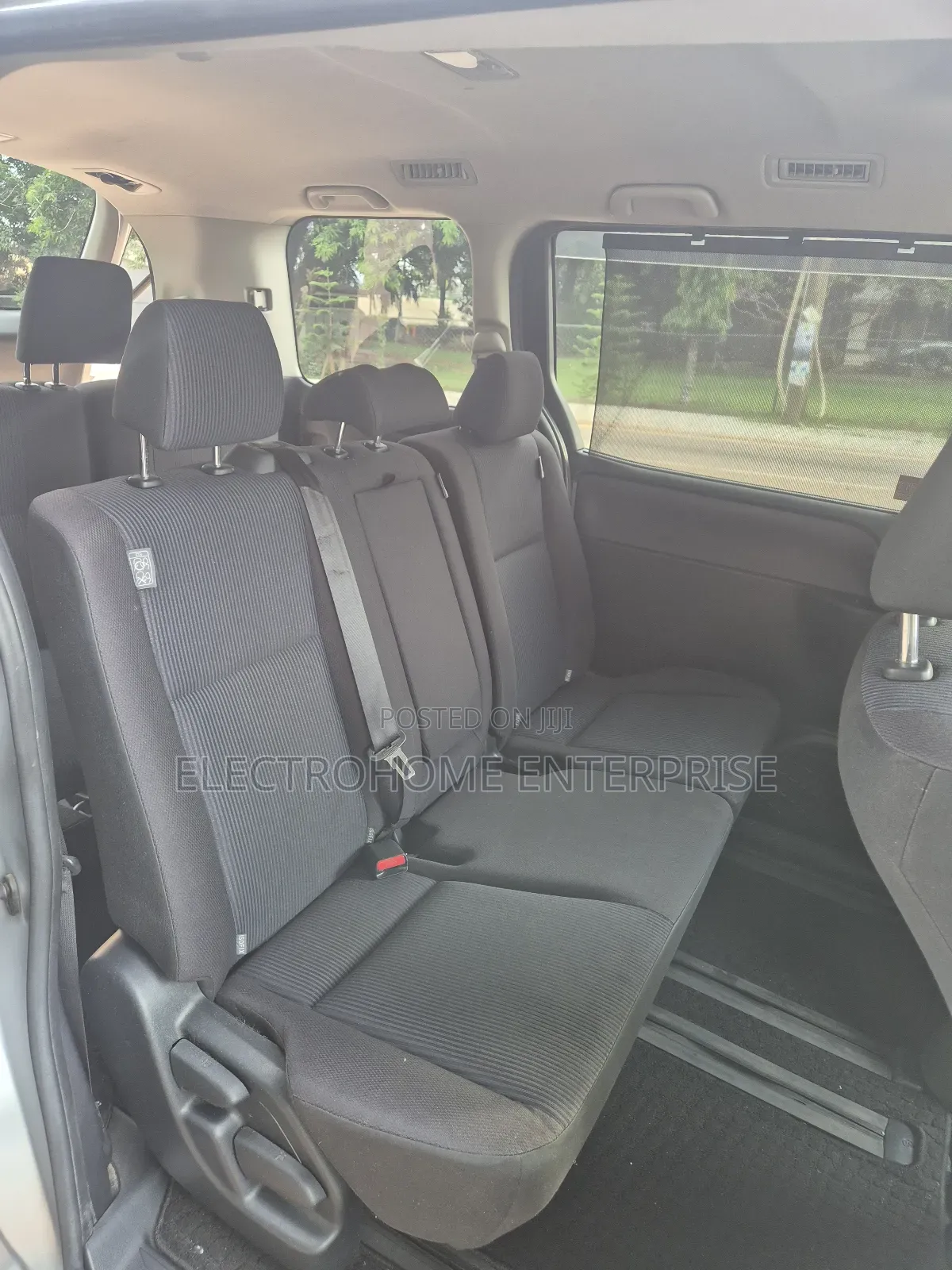 Toyota Voxy 2016 Silver