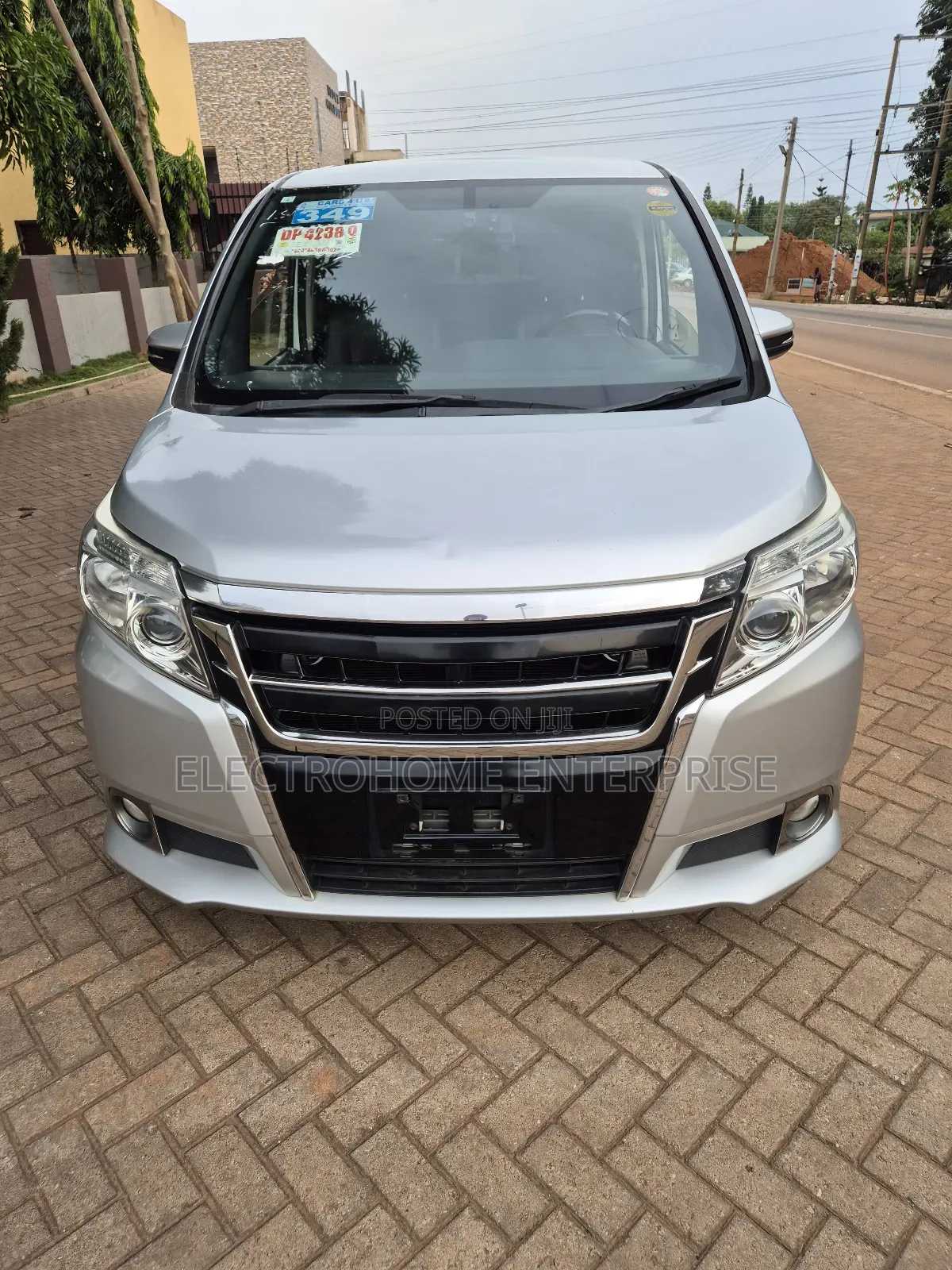 Toyota Esquire 2016 Silver