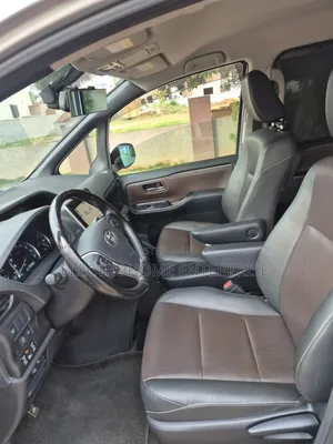 Toyota Esquire 2016 Silver