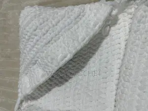 White Chunky Hooded Blanket for Newborns