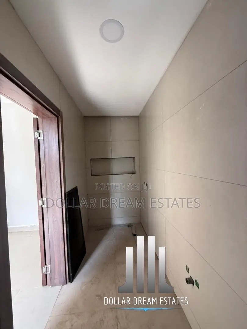 4bdrm House in Airport Residential Area for sale