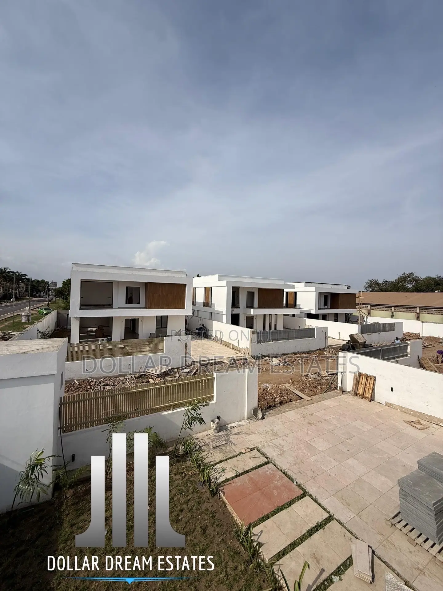 4bdrm House in Airport Residential Area for sale