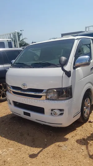 Toyota HiAce 2010 White