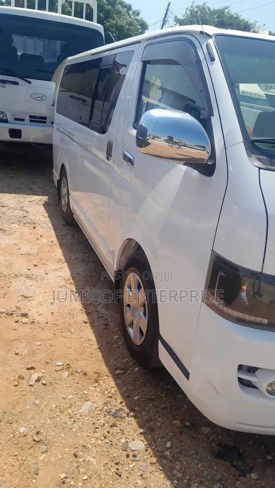 Toyota HiAce 2010 White