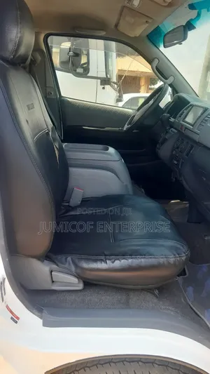 Toyota HiAce 2010 White