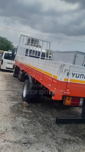 Hyundai Gold Truck (6 Holes)
