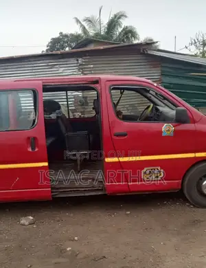 Toyota HiAce 2006 Red