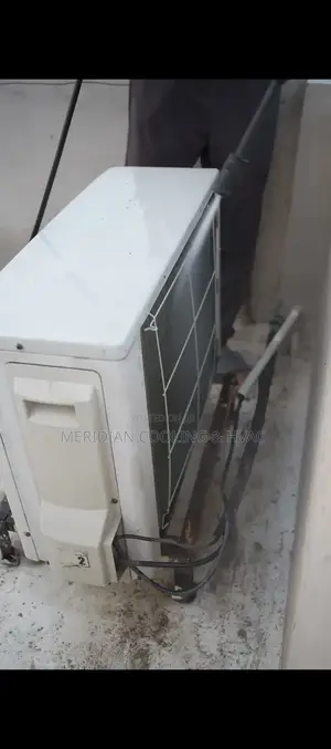 Air Conditioning Cleaning Washing Serving